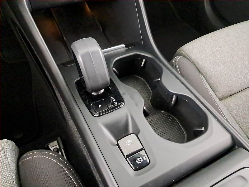 Volvo XC40 (2023) T2 - fotka 13 z 21