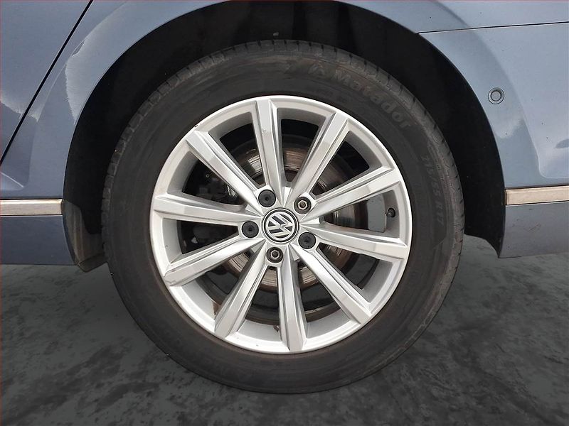 Volkswagen Passat (2016) 1.6 TDI, Navi, Tempomat - fotka 15 z 20