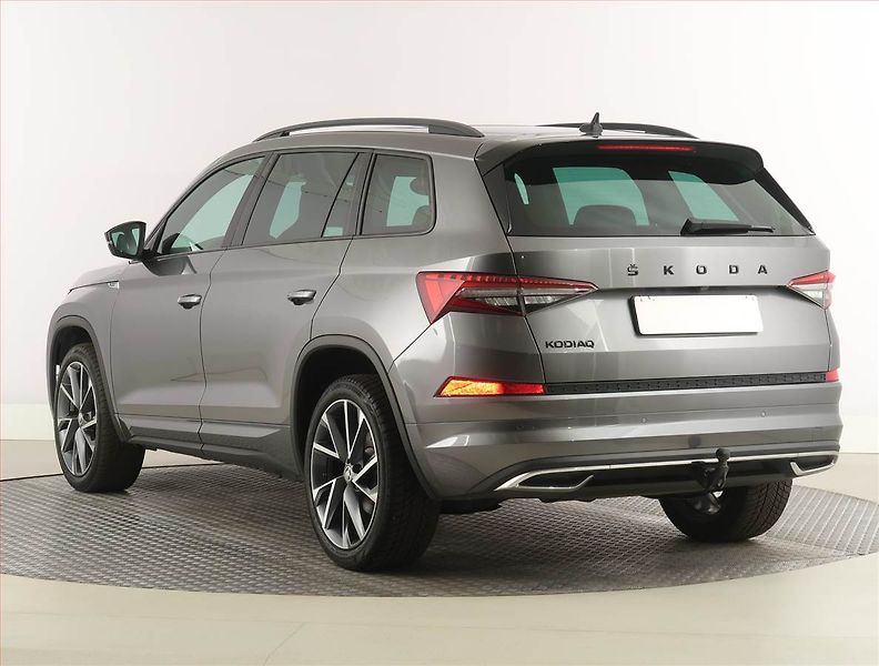 Škoda Kodiaq (2022) Sportline 1.5 TSI, digi klima - fotka 4 z 30