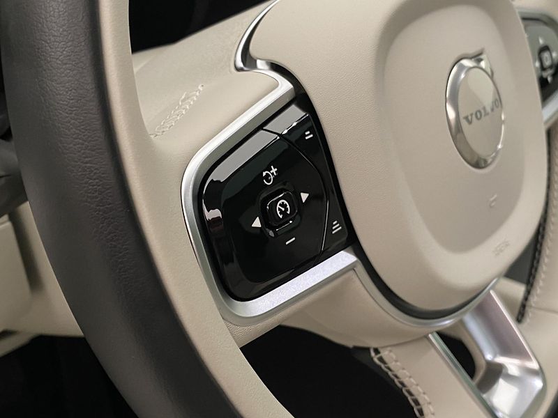 Volvo XC60 T8 AWD RECHARGE DARK ULTRA CZ - fotka 20 z 67
