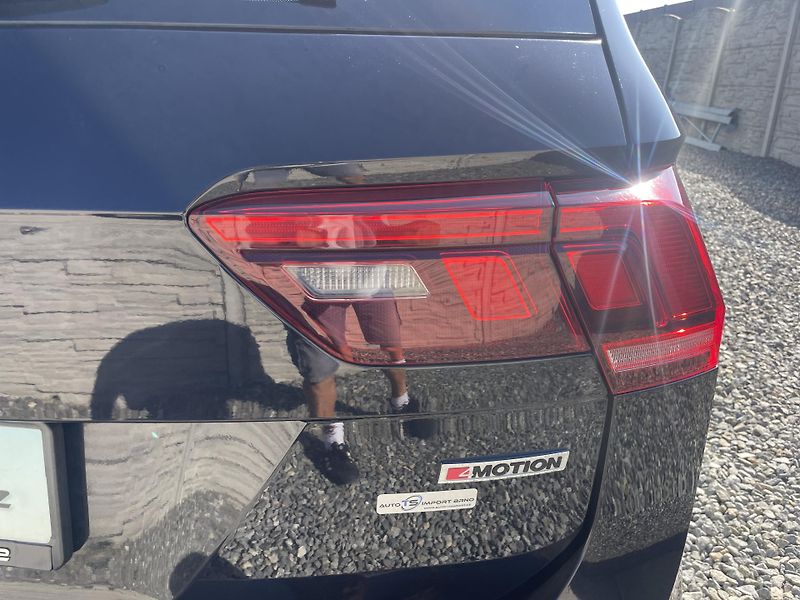 Volkswagen Tiguan 2.0TDi 150PS 4x4 DSG 179TKM 1A - fotka 37 z 131