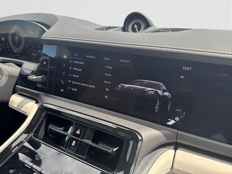 Porsche Panamera 4 E-Hybrid - fotka 14 z 28