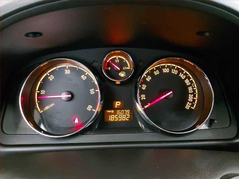 Opel Antara (2012) 2.2 CDTI, 4X4, Automat - fotka 11 z 15