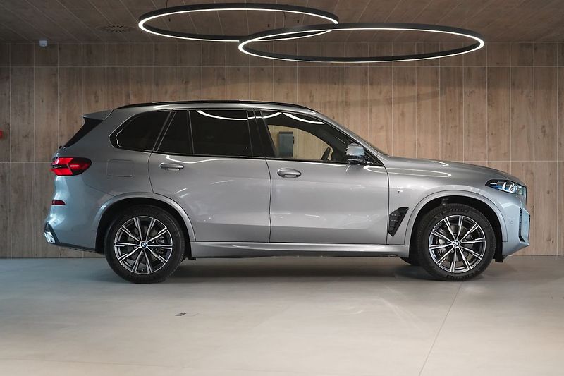 BMW X5 30d xDrive, Ventilace, Tažné - fotka 7 z 49