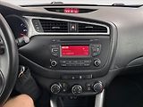 Kia Ceed (2016) 1.6 CRDi, Serv.kniha, Tempomat - náhled 12