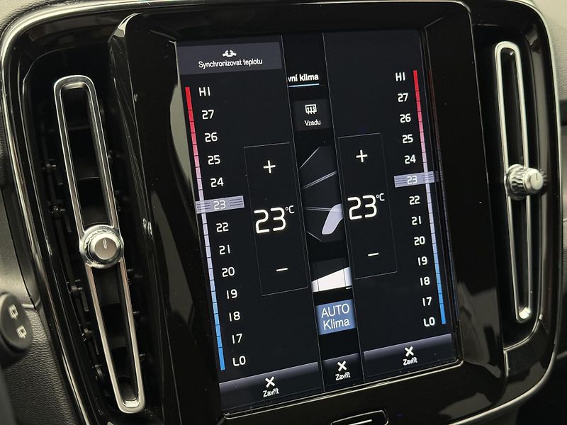 Volvo XC40 T4 RECHARGE ULTIMATE AUT - fotka 46 z 51