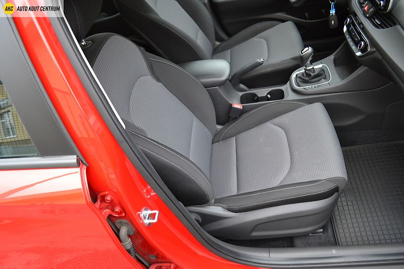 Hyundai i30 1.0T-GDI COMFORT ALU16 - fotka 12 z 48