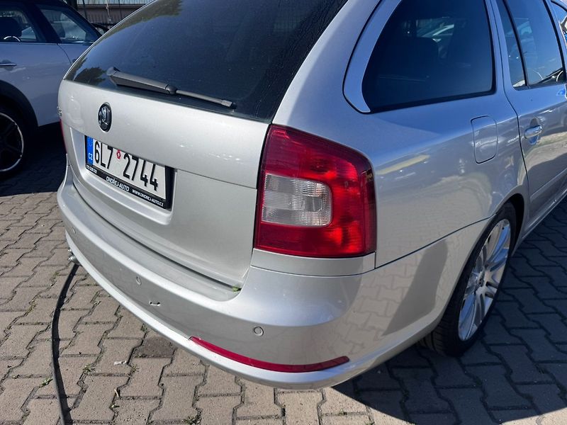 Škoda Octavia (2007) RS 2,0 TDI 125 KW 2X KOLA - fotka 11 z 50