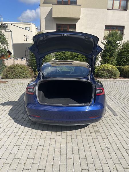 Tesla Model 3 (2019) Long Range - fotka 5 z 11