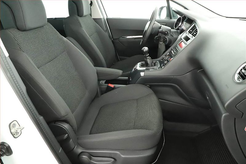 Peugeot 5008 (2016) 2.0 BlueHDi, Serv.kniha - fotka 7 z 14