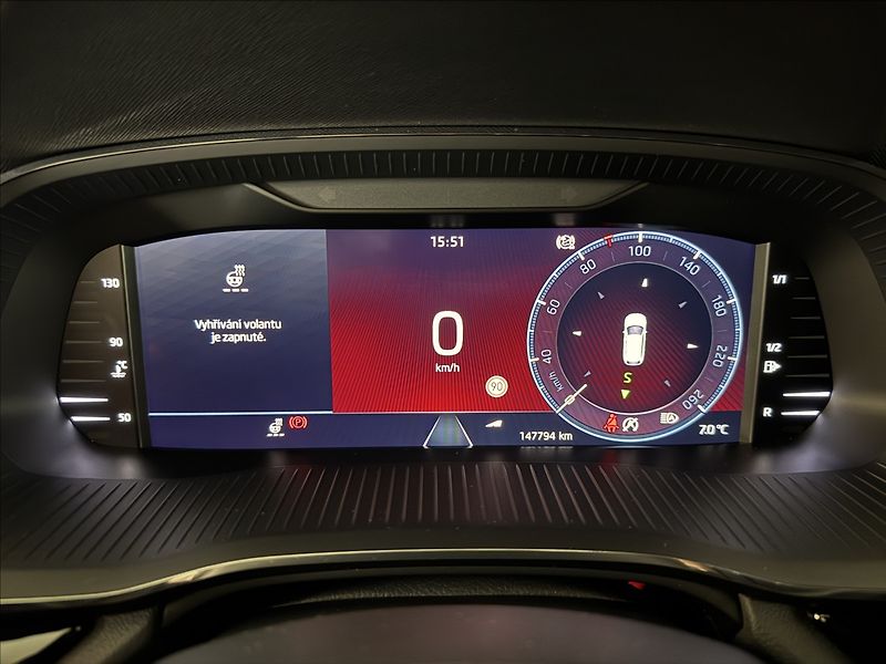 Škoda Octavia 2,0 TDi  Sportline Virtual LED - fotka 26 z 49