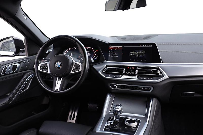 BMW X6 xDrive40d - fotka 12 z 15