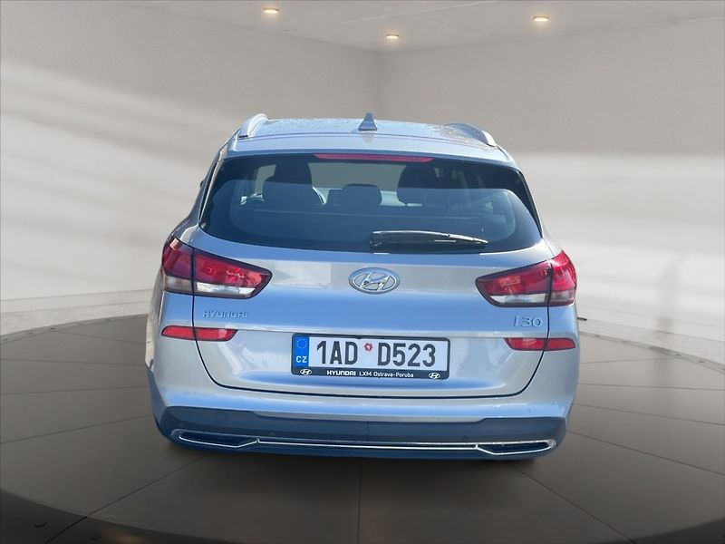 Hyundai i30 1,5 T MHEV Comf kombi - fotka 5 z 11
