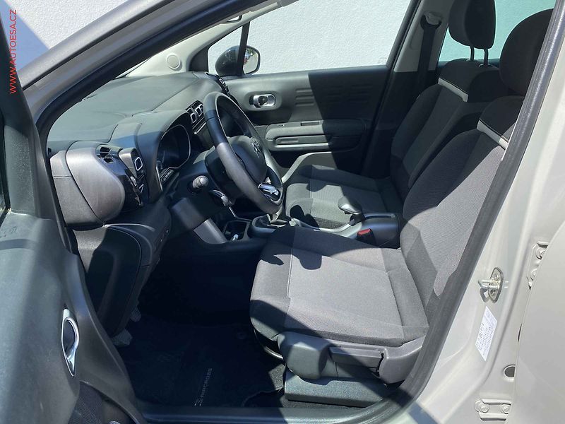 Citroën C3 Aircross (2019) 1.2 PT, RIP CURL, navi, panor - fotka 9 z 17