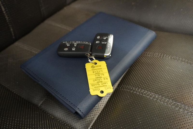 Land Rover Range Rover Sport 3,0 TDV6 4WD AUTOMAT - fotka 34 z 39
