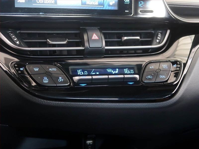 Toyota C-HR (2019) Style 1.8 Hybrid, Automat - fotka 16 z 18