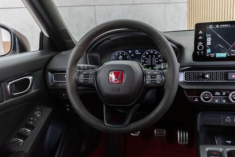 Honda Civic TYPE R 2.0 REZERVACE - fotka 17 z 48