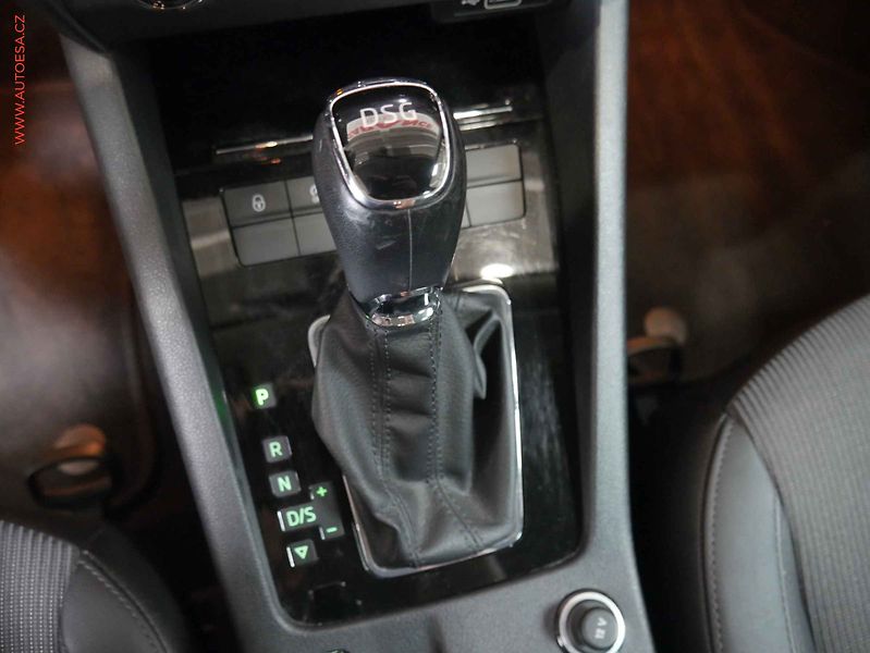 Škoda Octavia (2019) 1.5 TSi, ČR, Style, DSG, LED - fotka 23 z 25