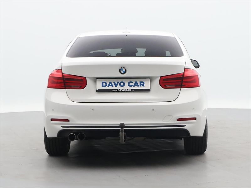 BMW Řada 3 2,0 320i 135kW CZ xDrive Sport - fotka 6 z 38