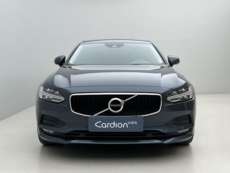Volvo S90 D4 MOMENTUM 1. maj. - fotka 12 z 43