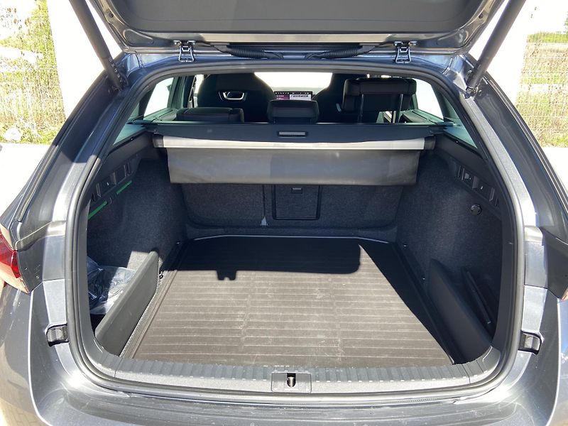 Škoda Octavia 2.0 TSI DSG / 195 kW RS - fotka 12 z 26