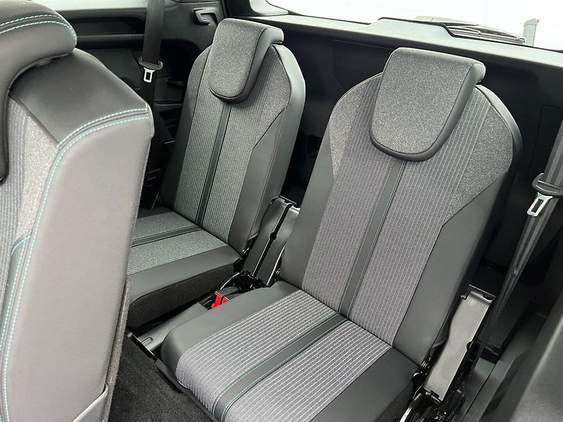 Peugeot 5008 (2022) 1.2PT 96kW! Allure! Tažné! LED - fotka 21 z 42