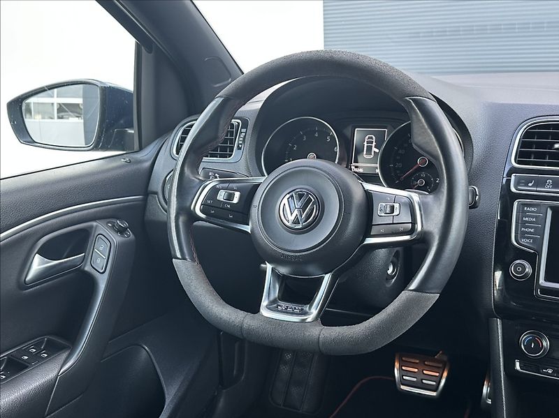 Volkswagen Polo 1,8 TSI 192PS  GTI DSG - fotka 22 z 51