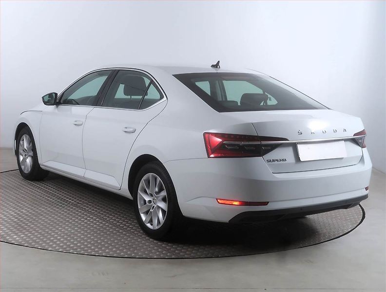 Škoda Superb (2023) Style 2.0 TDI - fotka 4 z 17