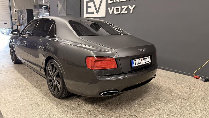 Bentley Flying Spur (2016) 6.0 W12,630PS-335KM/HOD,KRÁSNÝ - fotka 19 z 55