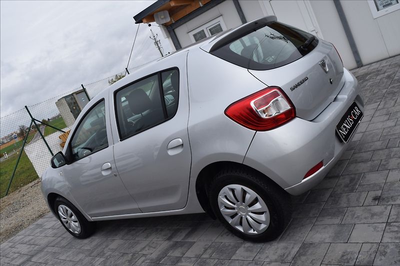 Dacia Sandero 1,2 i 55KW PO SERVISE - fotka 7 z 39