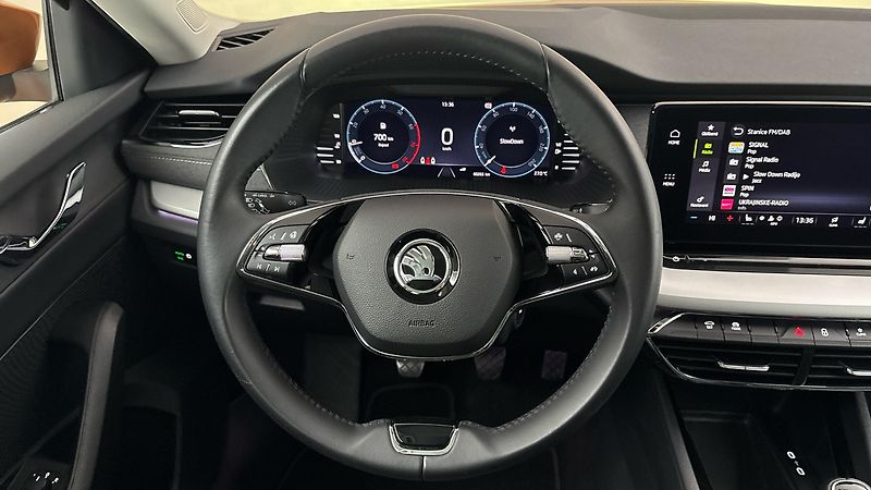 Škoda Octavia 1.5 TSI Style - fotka 9 z 27