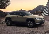 Exteriér se oproti plně elektrické verzi nezměnil