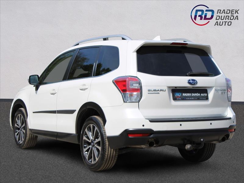 Subaru Forester 2,0 XT  ČR,AUTOMAT,4x4,TAŽNÉ - fotka 7 z 35