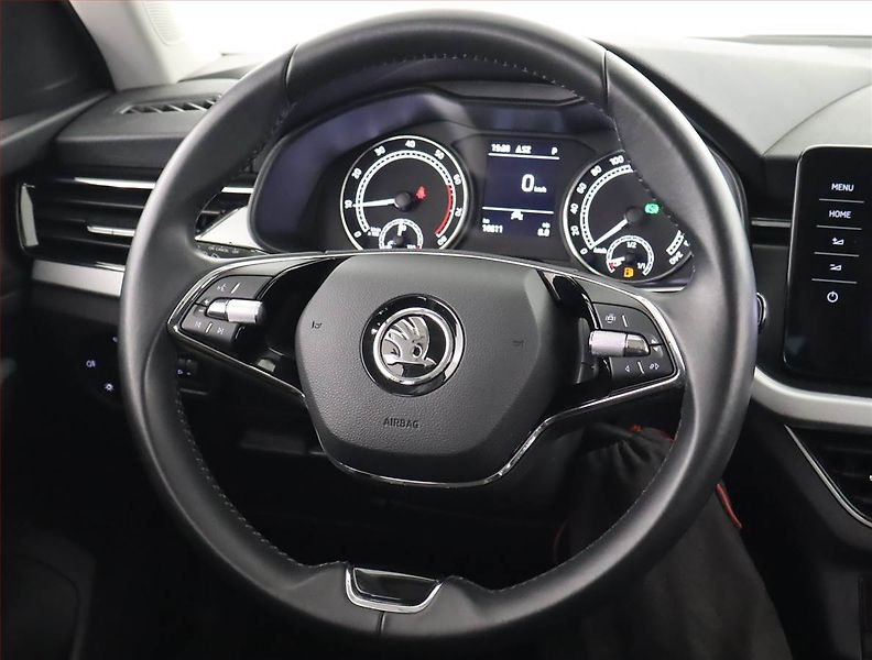 Škoda Kamiq (2022) 1.0 TSI - fotka 17 z 22