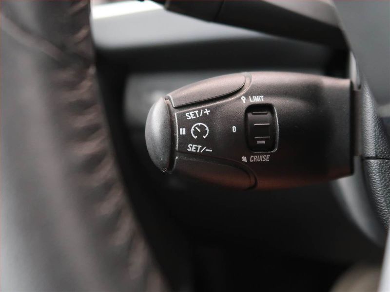 Peugeot 2008 (2014) 1.2 VTi, ČR,1.maj, Tempomat - fotka 18 z 19