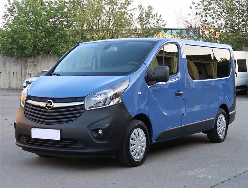 Opel Vivaro (2017) 1.6 BiCDTI, Bus, 9Míst - fotka 2 z 20