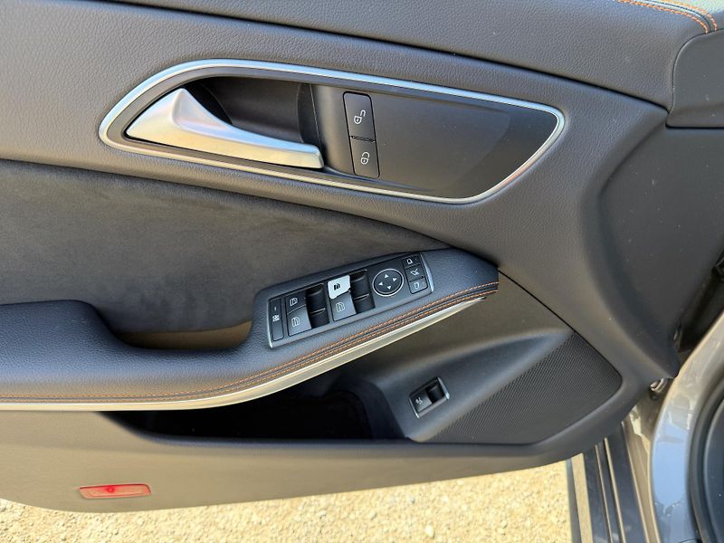 Mercedes-Benz CLA 220 CDI AMG AUTOMAT - fotka 14 z 23