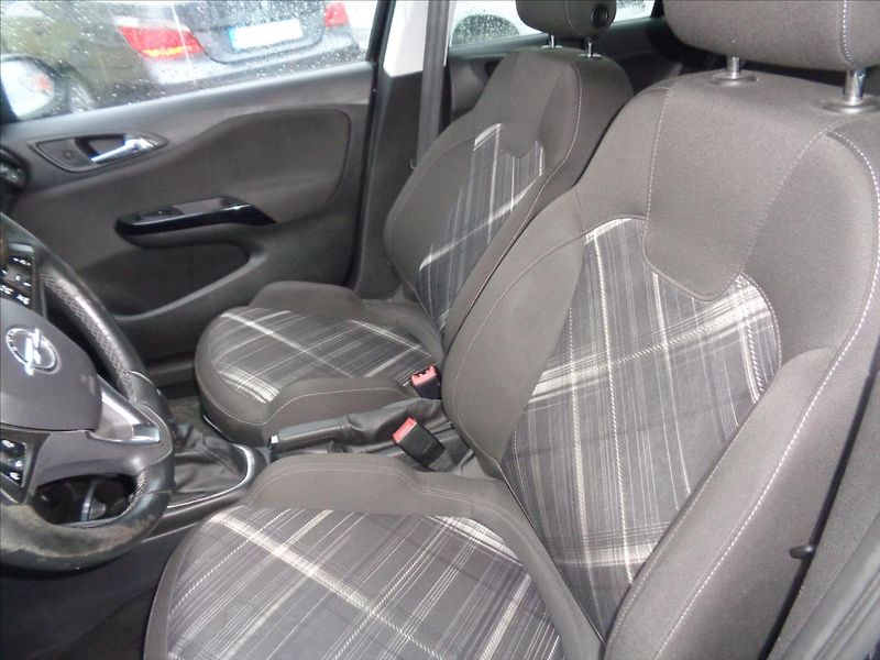 Opel Corsa 1,4 - fotka 10 z 14