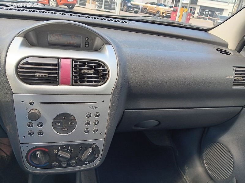 Opel Corsa 1.2 - fotka 19 z 23