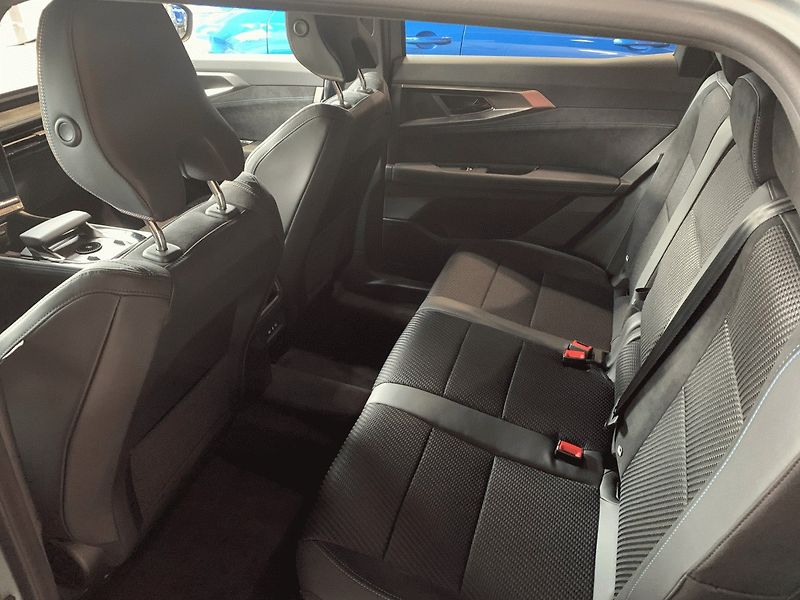 Renault Espace (2026) esprit Alpine full hybrid E-Te - fotka 11 z 22