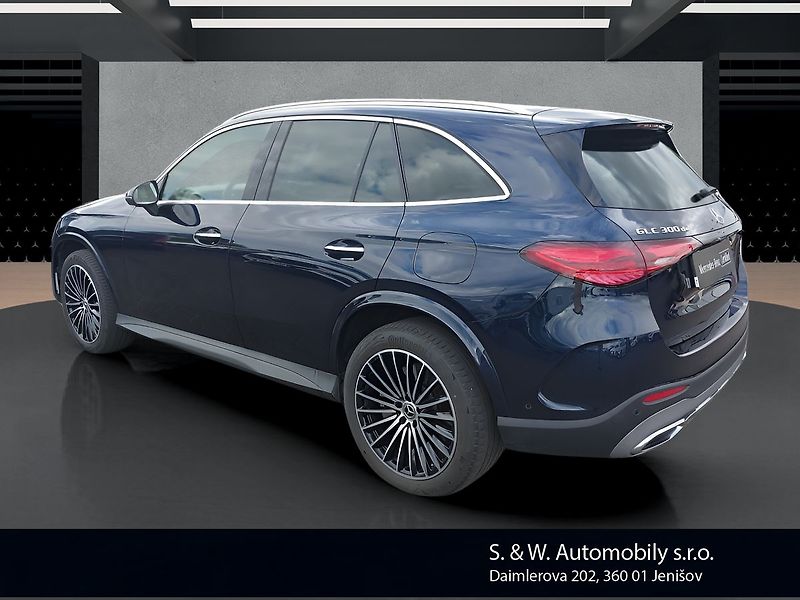 Mercedes-Benz GLC 300de AMG 4Matic - fotka 7 z 26