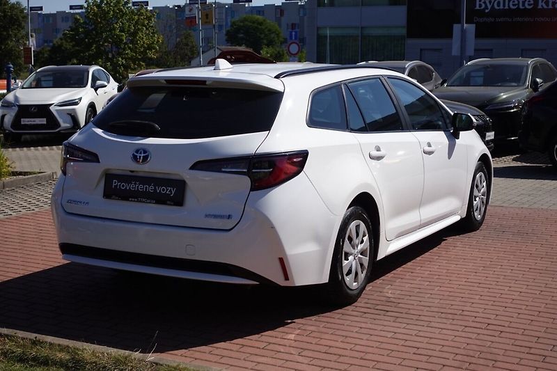 Toyota Corolla 1,8 HEV Active Business TS - fotka 4 z 28