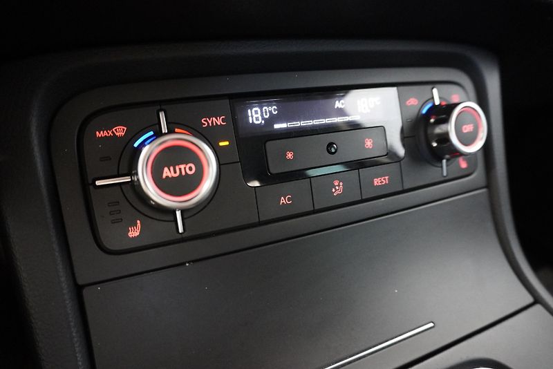 Volkswagen Touareg (2013) 3,6 V6 FSI AUTOMAT 4X4 KŮŽE - fotka 27 z 31