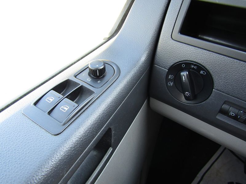 Volkswagen Transporter (2011) 2.0 TDI 84kW  LONG 9 MíST - fotka 27 z 34