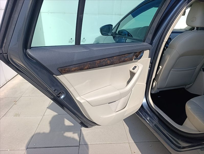 Škoda Octavia 1,6 TDi 4x4 Navi,Kůže,Aut.klim - fotka 20 z 36