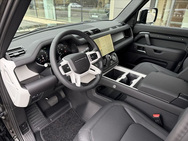 Land Rover Defender (2026) 3,0 110 S D200 - fotka 10 z 29
