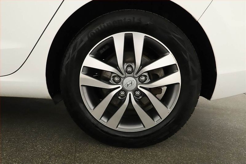 Hyundai i30 (2019) 1.6 CRDi, Tempomat - fotka 13 z 13