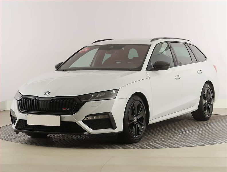 Škoda Octavia (2023) RS 2.0 TDI - fotka 2 z 32