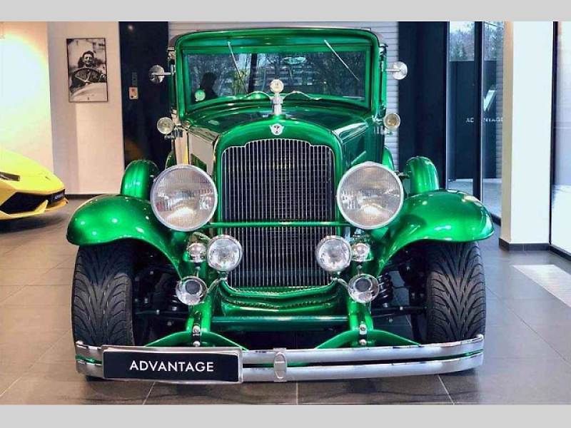 Street rod REO Flying Cloud 25.