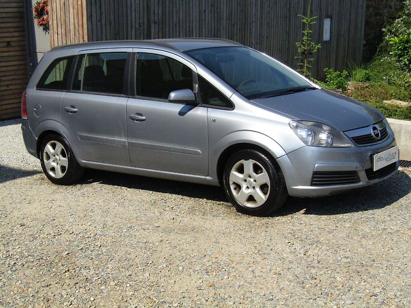 Opel Zafira (2006) 1.9 CDTi 88kW - fotka 1 z 33